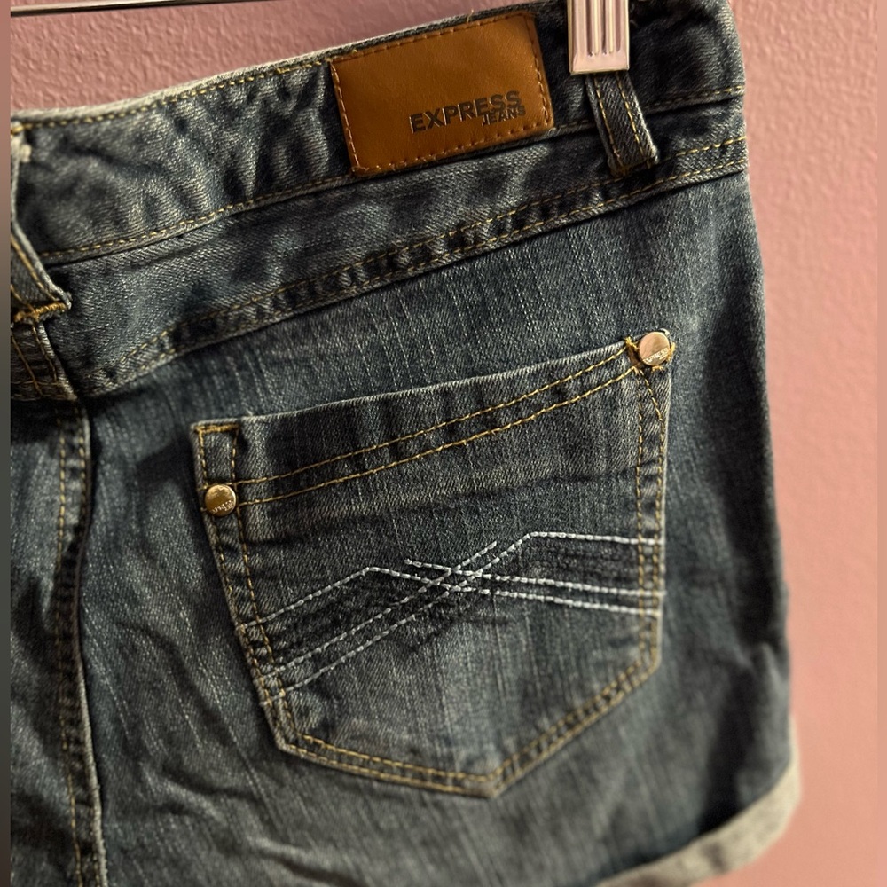Women’s size 29 Express denim shorts